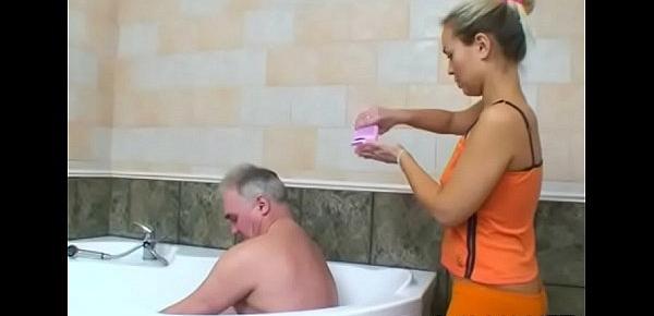  Horny, elderly chap used an opportunity to fuck a teen slut